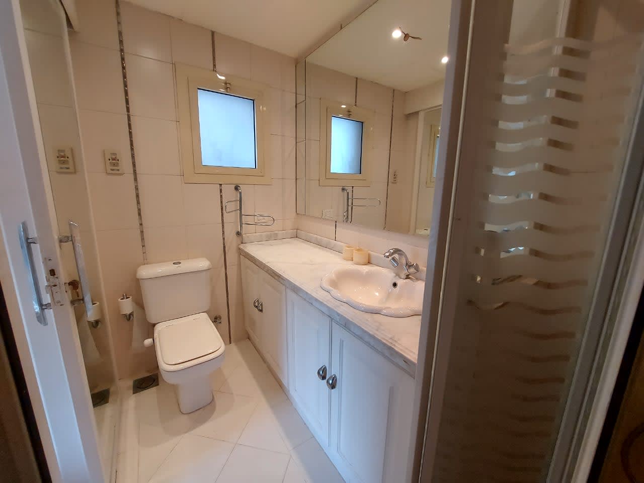 Bright 2-Bedroom Apartment in Prime Zamalek Location