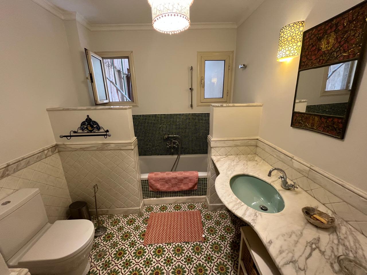 Amazing 2-Bedrooms Apartment In The Heart Of Maadi Sarayat|180m².