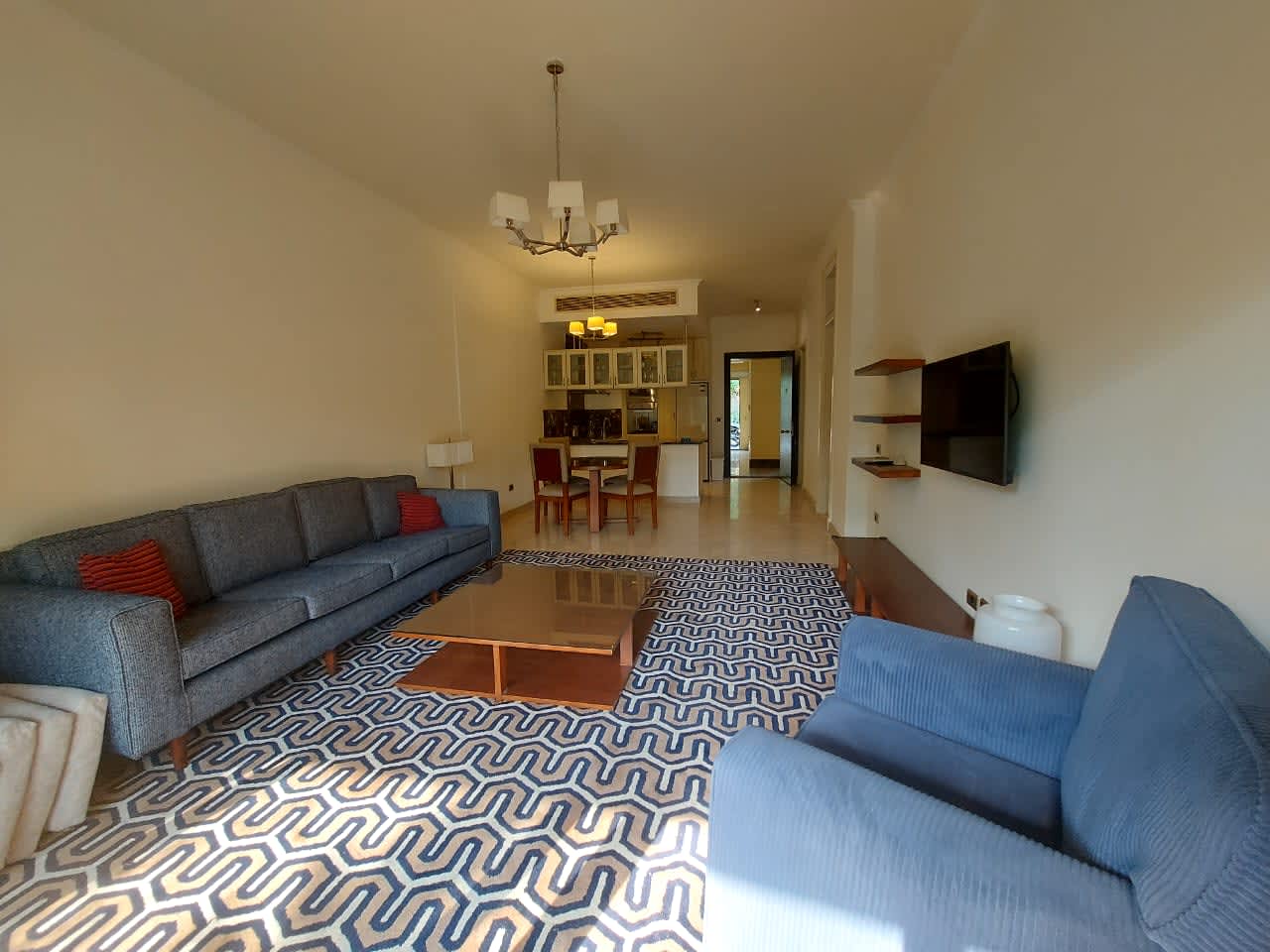 Charming Ground Floor Apartment with Garden
