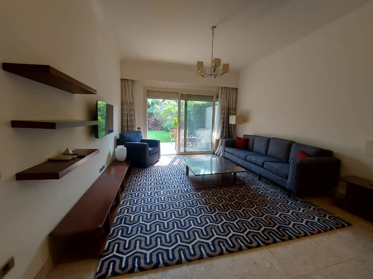 Charming Ground Floor Apartment with Garden