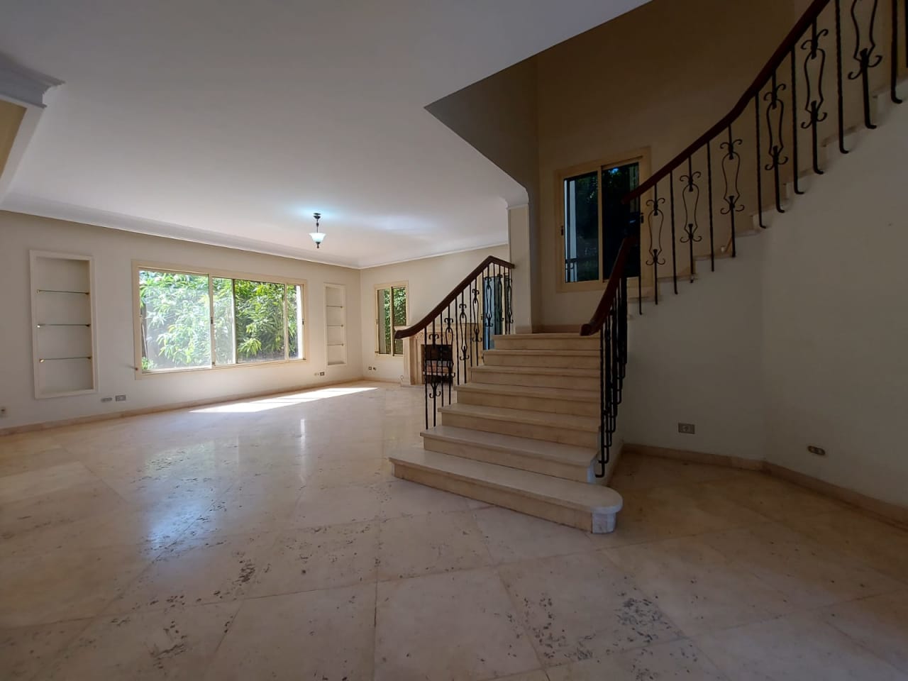 Amazing 6-Bedroom Villa in Katameya Heights