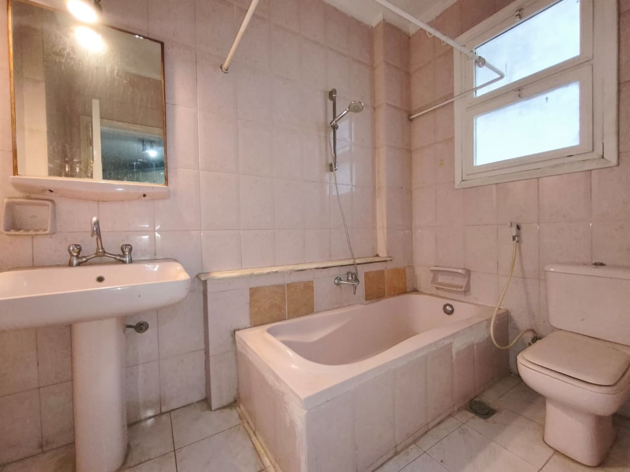 Bright & Spacious Apartment in Degla Maadi