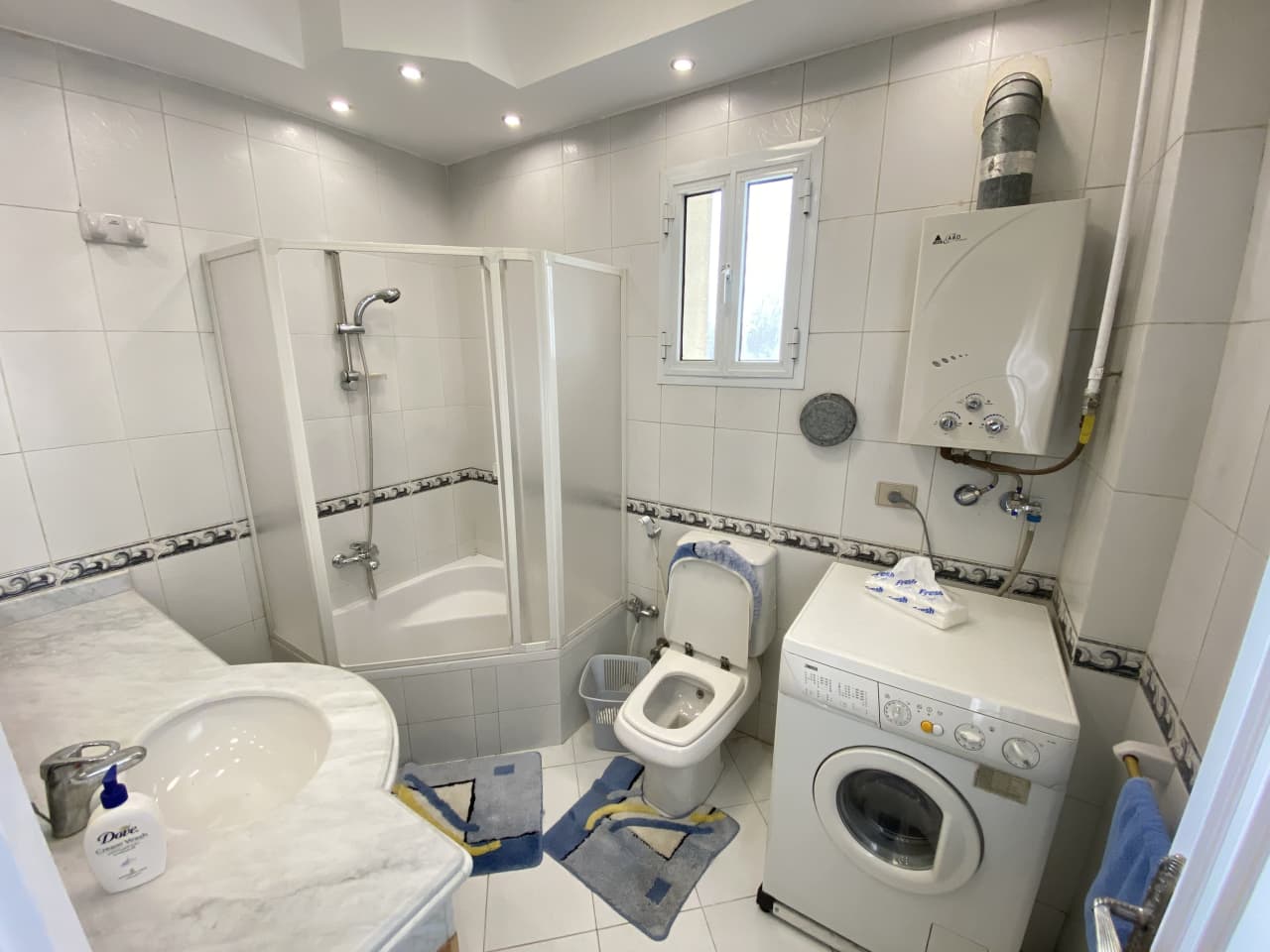 Bright 2-BR Apartment in Degla Near Amenities