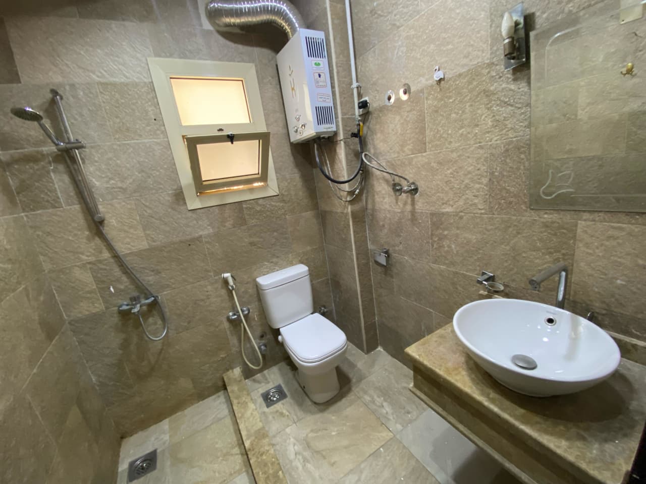 Cozy 2-BR Apartment with Private Balcony in Maadi Degla