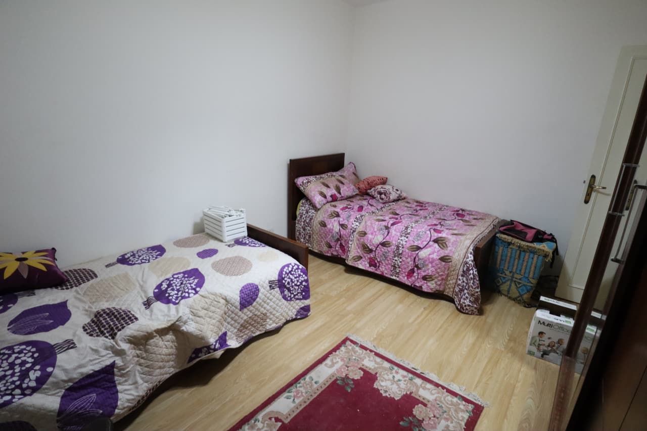 Bright 2-Bedroom Apartment with Green Views