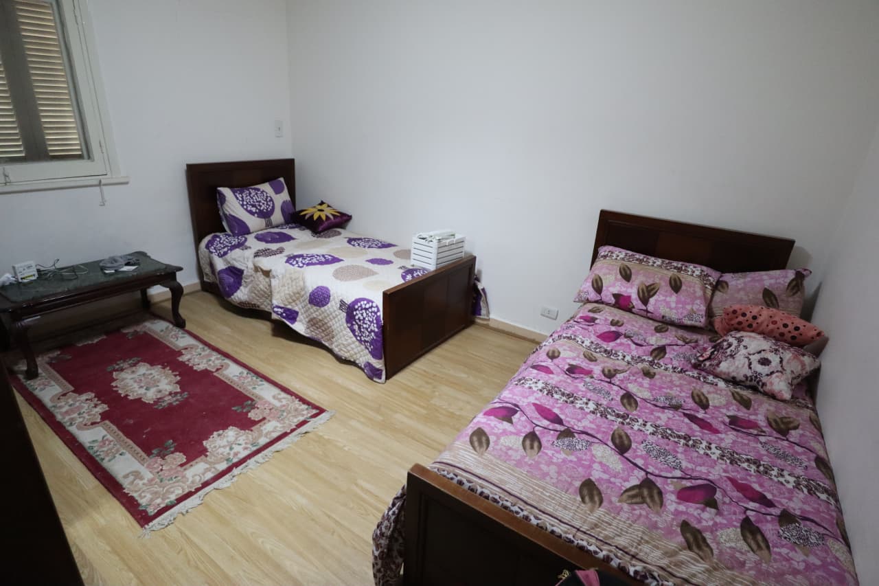 Bright 2-Bedroom Apartment with Green Views