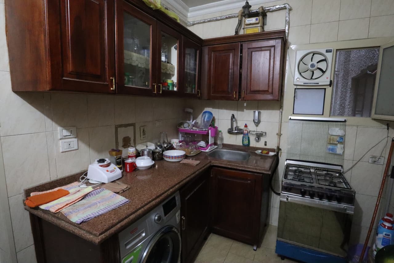 Cozy 2-BR Apartment with Peaceful Balcony Views in Maadi