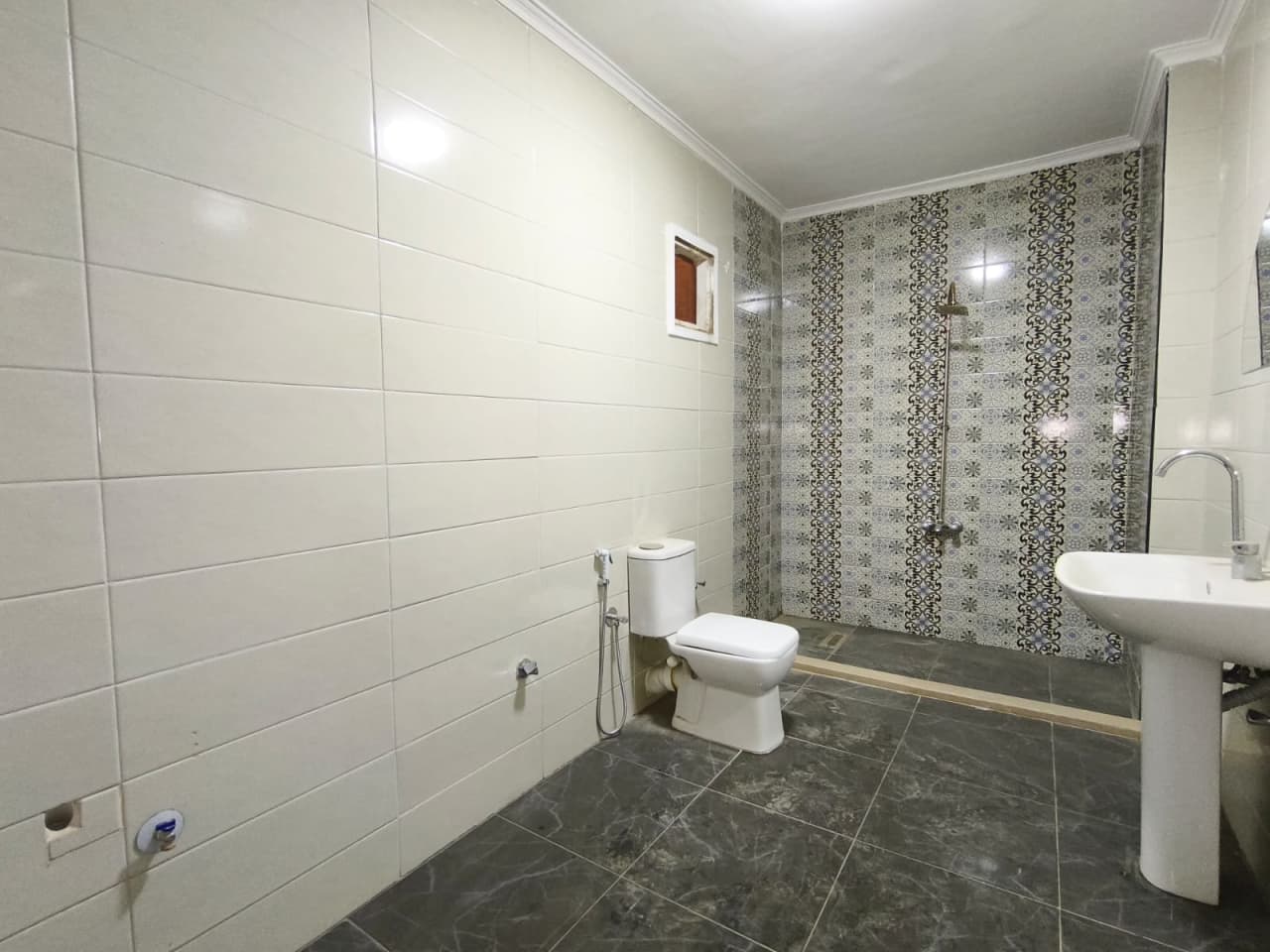 Spacious 3-BR Apartment in Prime Maadi