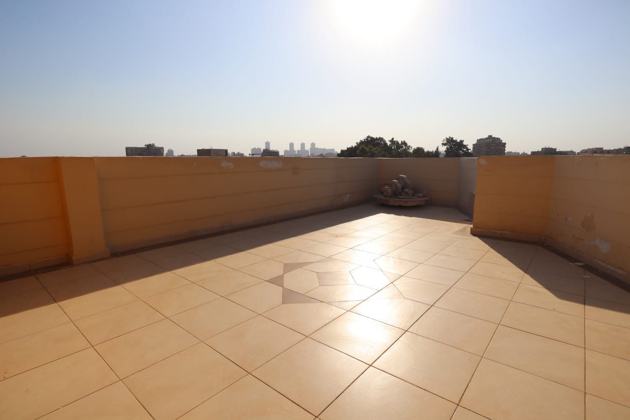 2 bedroom Penthouse for rent in Degla