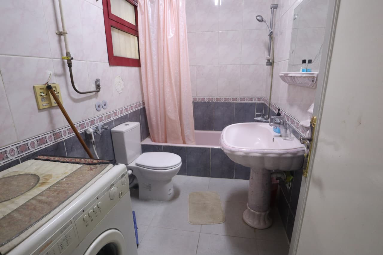 Spacious 160 M2 Apartment with Private Balcony in Degla Maadi