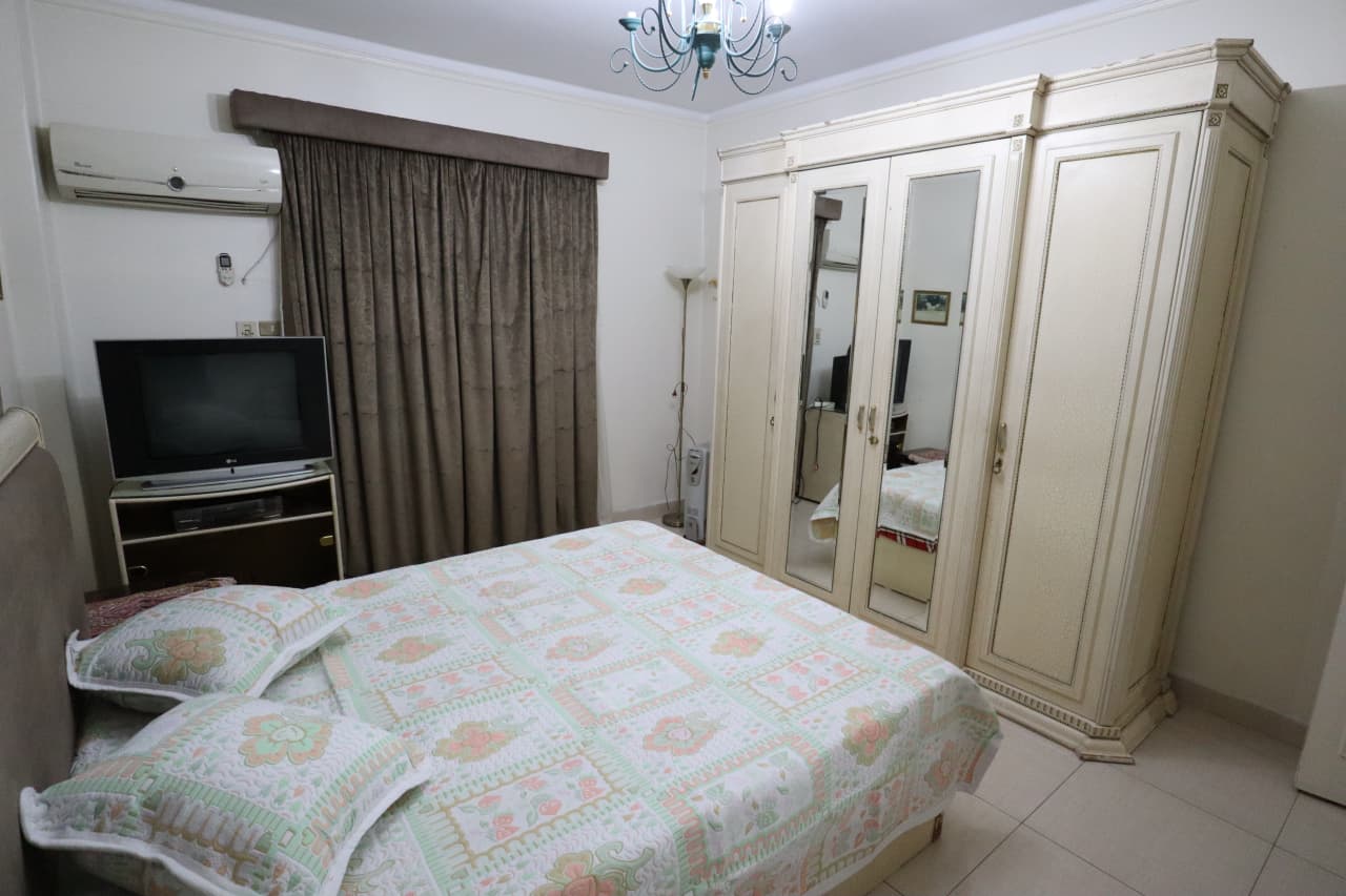 Bright 2-BR Apartment in Degla Maadi Near Amenities