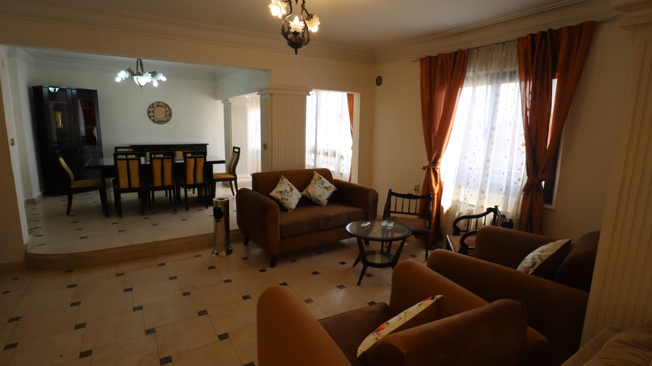 Bright 2-Bedroom Apartment with Green Views