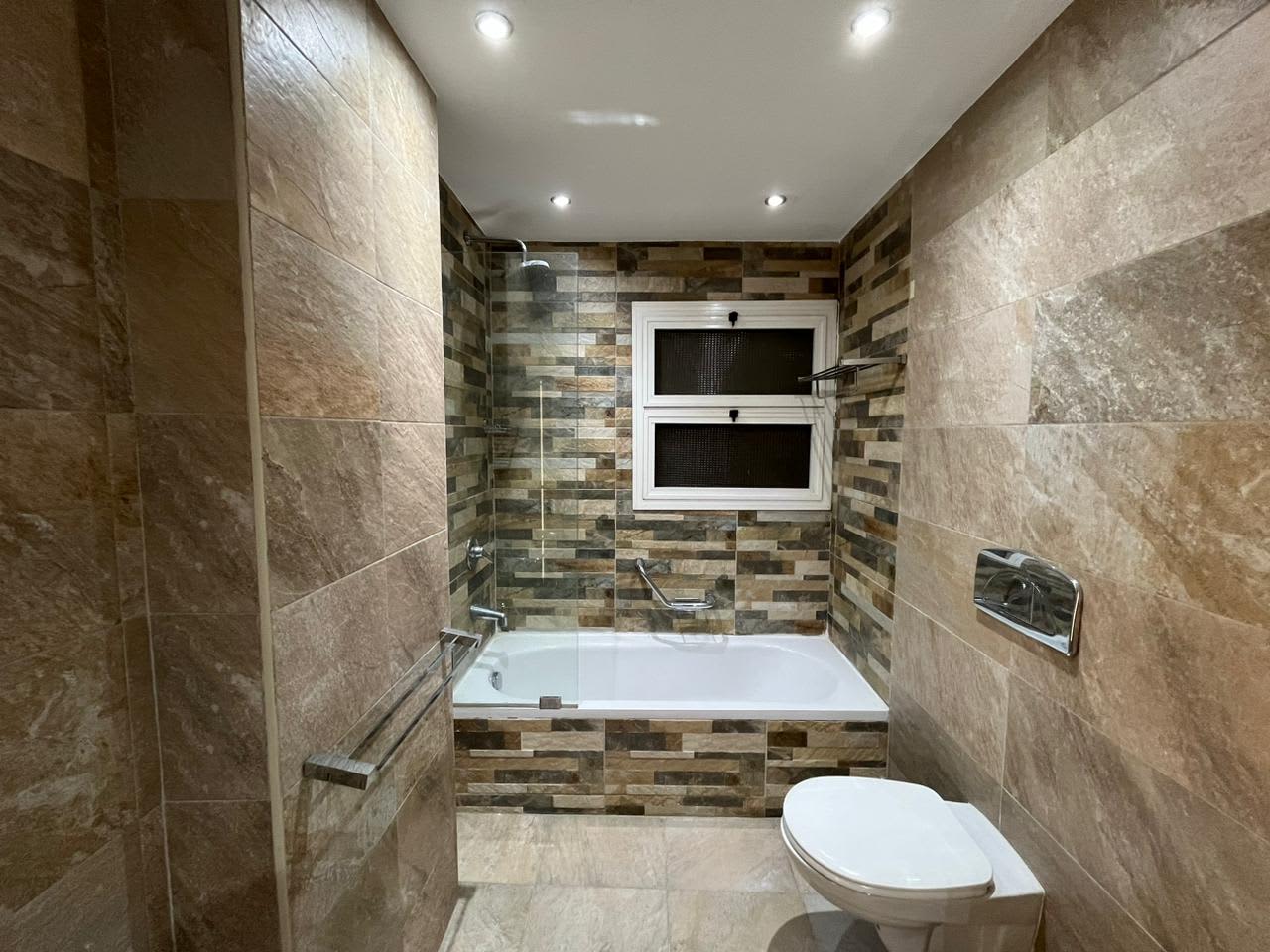Sunny 3-BR Apartment Near Amenities in Maadi
