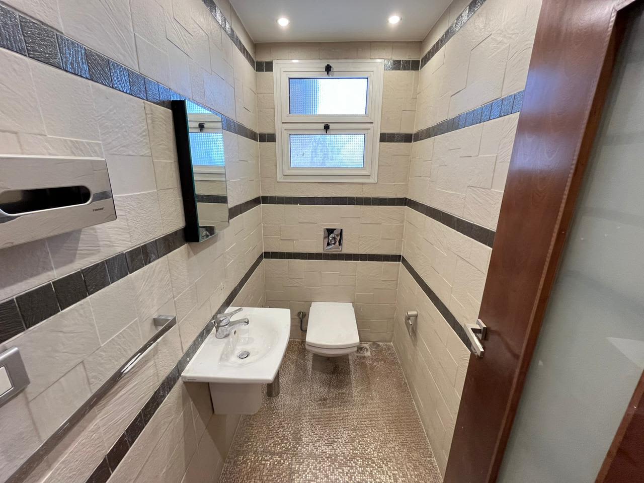 Sunny 3-BR Apartment Near Amenities in Maadi