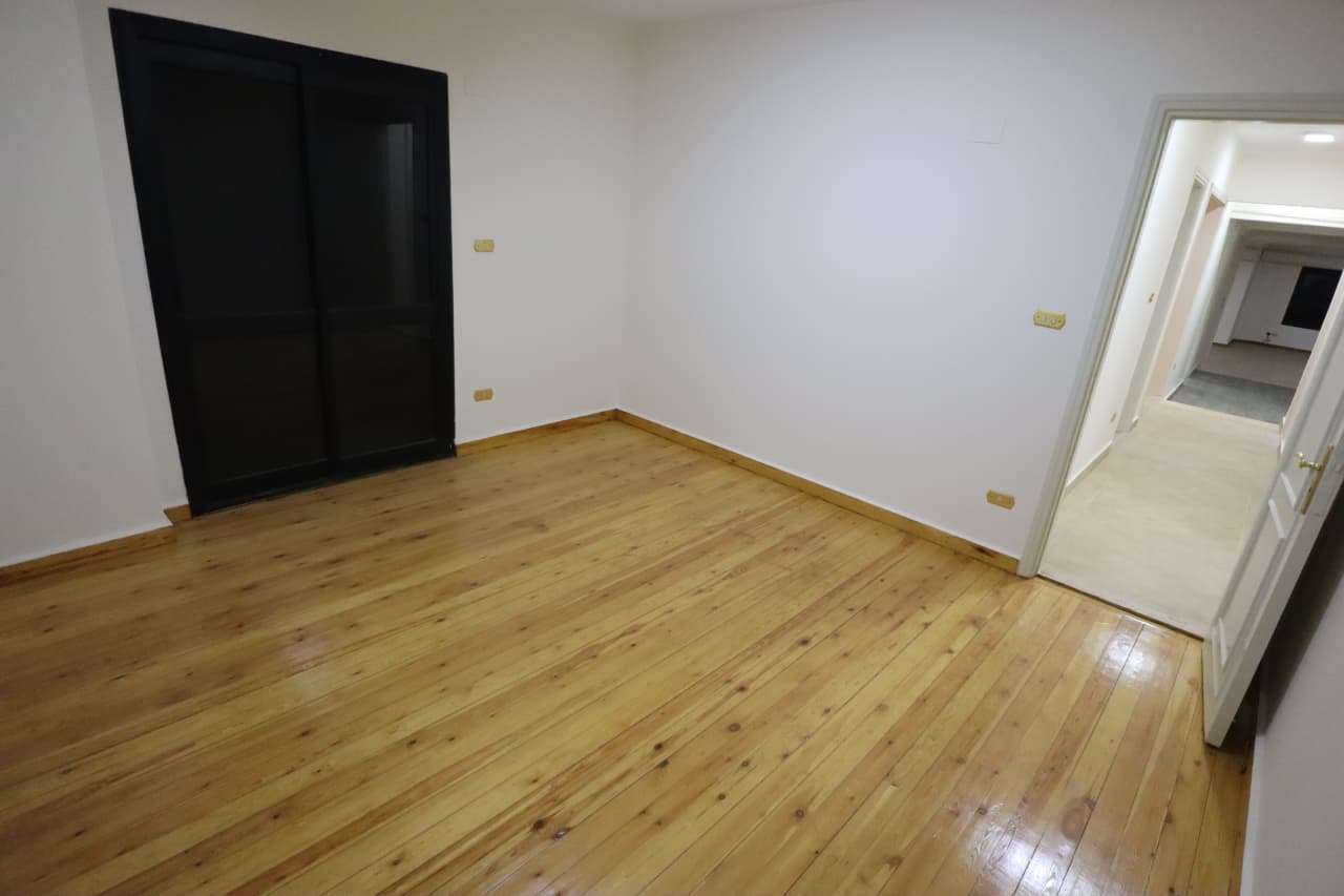 Administrative office for rent | 280  m² | El Maadi.