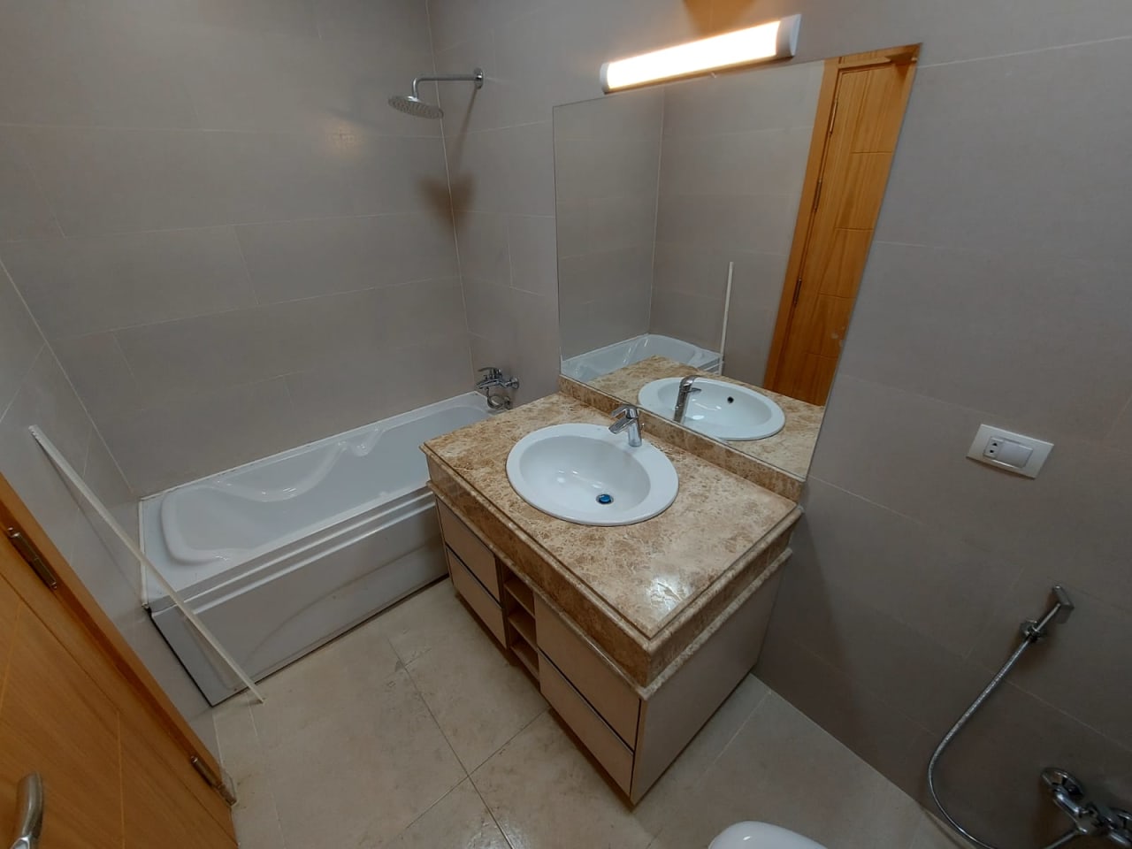 Spacious Semi Furnished Apartment in Degla Maadi