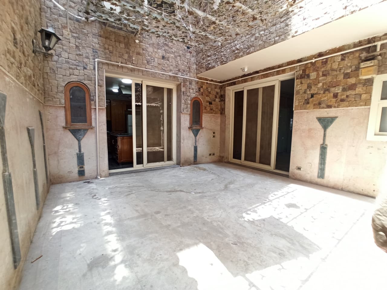 8 bedroom Office for rent in Degla