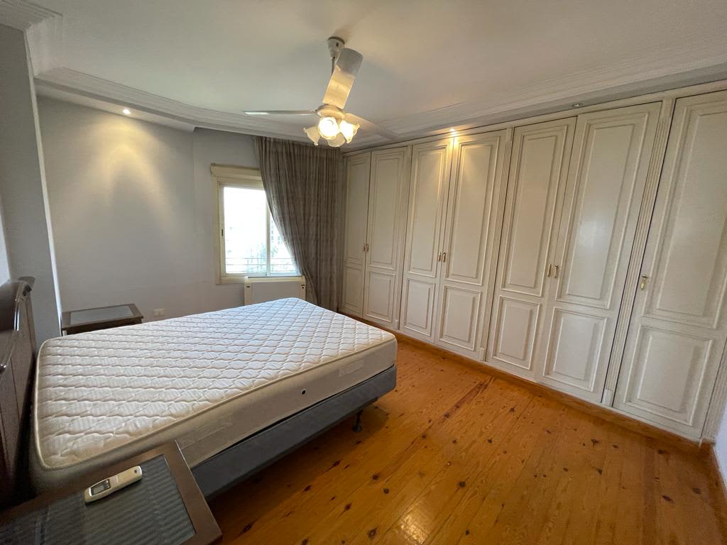 Cozy & Sunny Apartment For Rent Close to C.A.C.