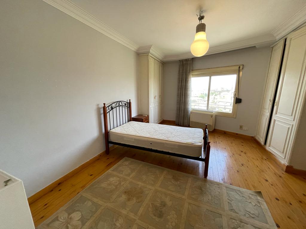 Cozy & Sunny Apartment For Rent Close to C.A.C.