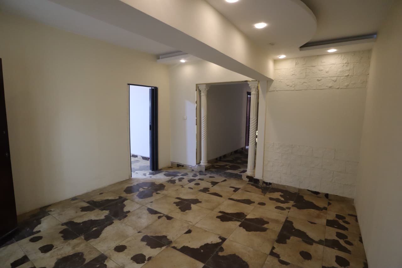 4 غرف نوم شقة للإيجار في Sarayat