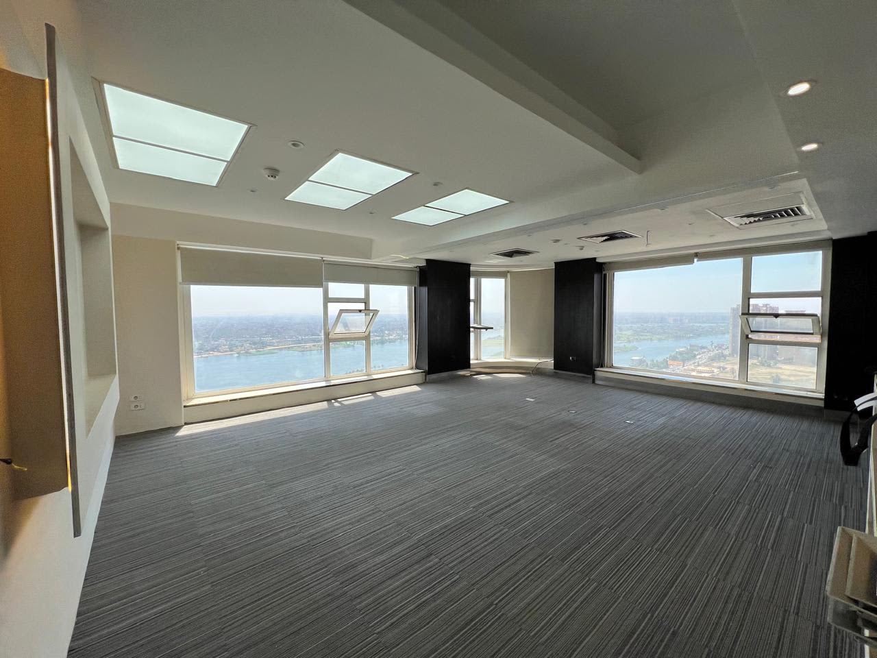 Administrative Office For Rent | 400m² | On Cornish El Nile.