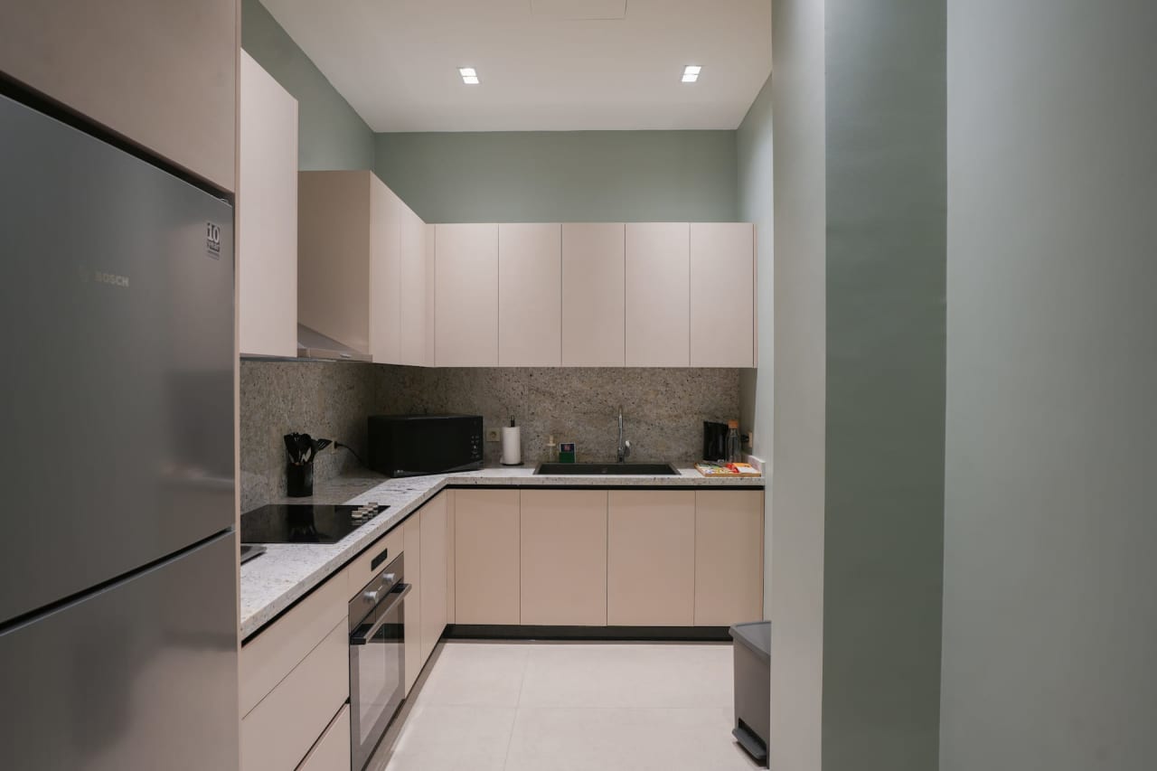 Homey 3BR Apartment in Maadi Terrace & Pool Access — Cairo