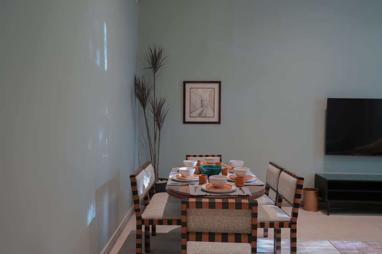 Homey 3BR Apartment in Maadi Terrace & Pool Access — Cairo