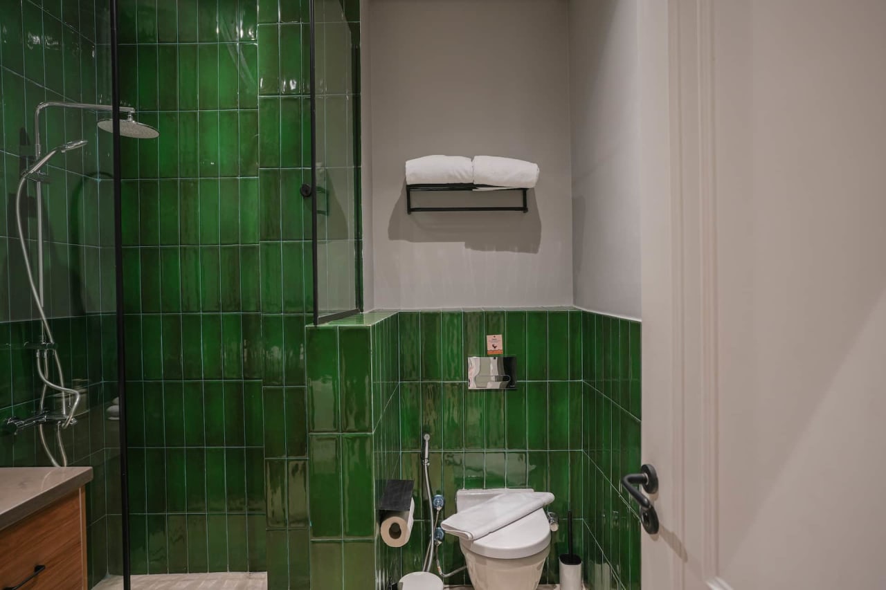 Homey 3BR Apartment in Maadi Terrace & Pool Access — Cairo