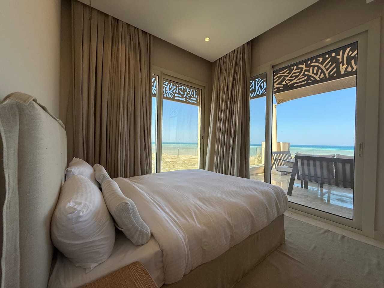 Private 6 BR Villa with Jacuzzi — Hurghada