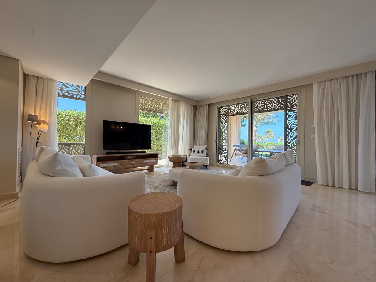 Private 6 BR Villa with Jacuzzi — Hurghada