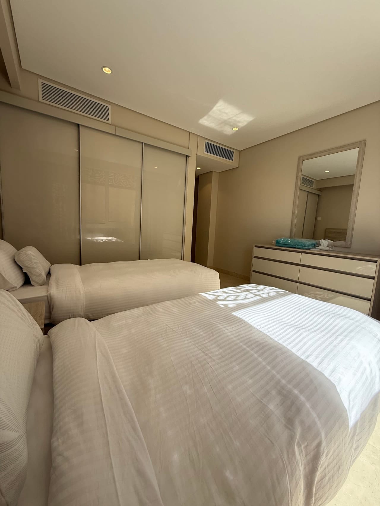 Private 6 BR Villa with Jacuzzi — Hurghada