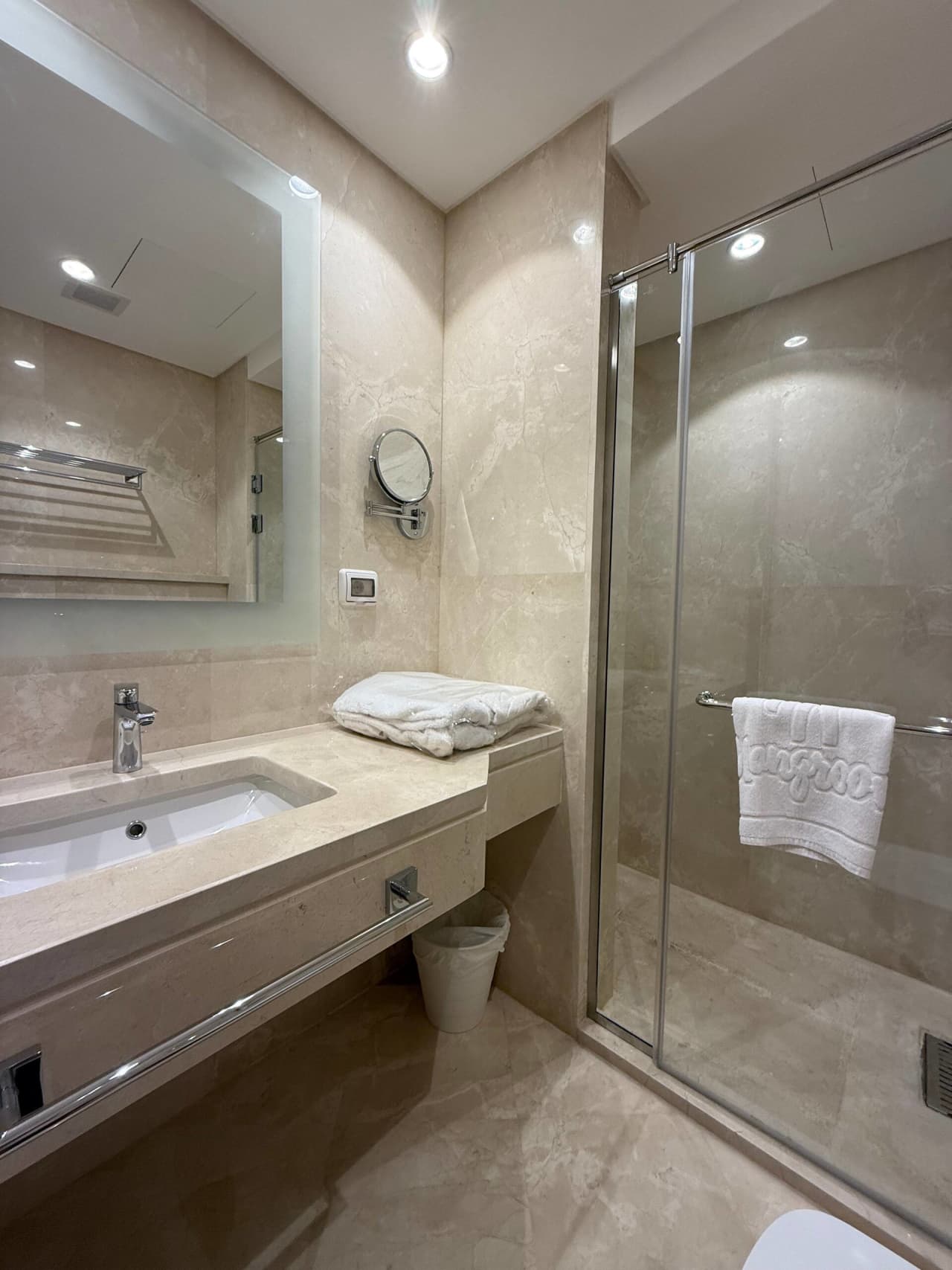 Private 6 BR Villa with Jacuzzi — Hurghada
