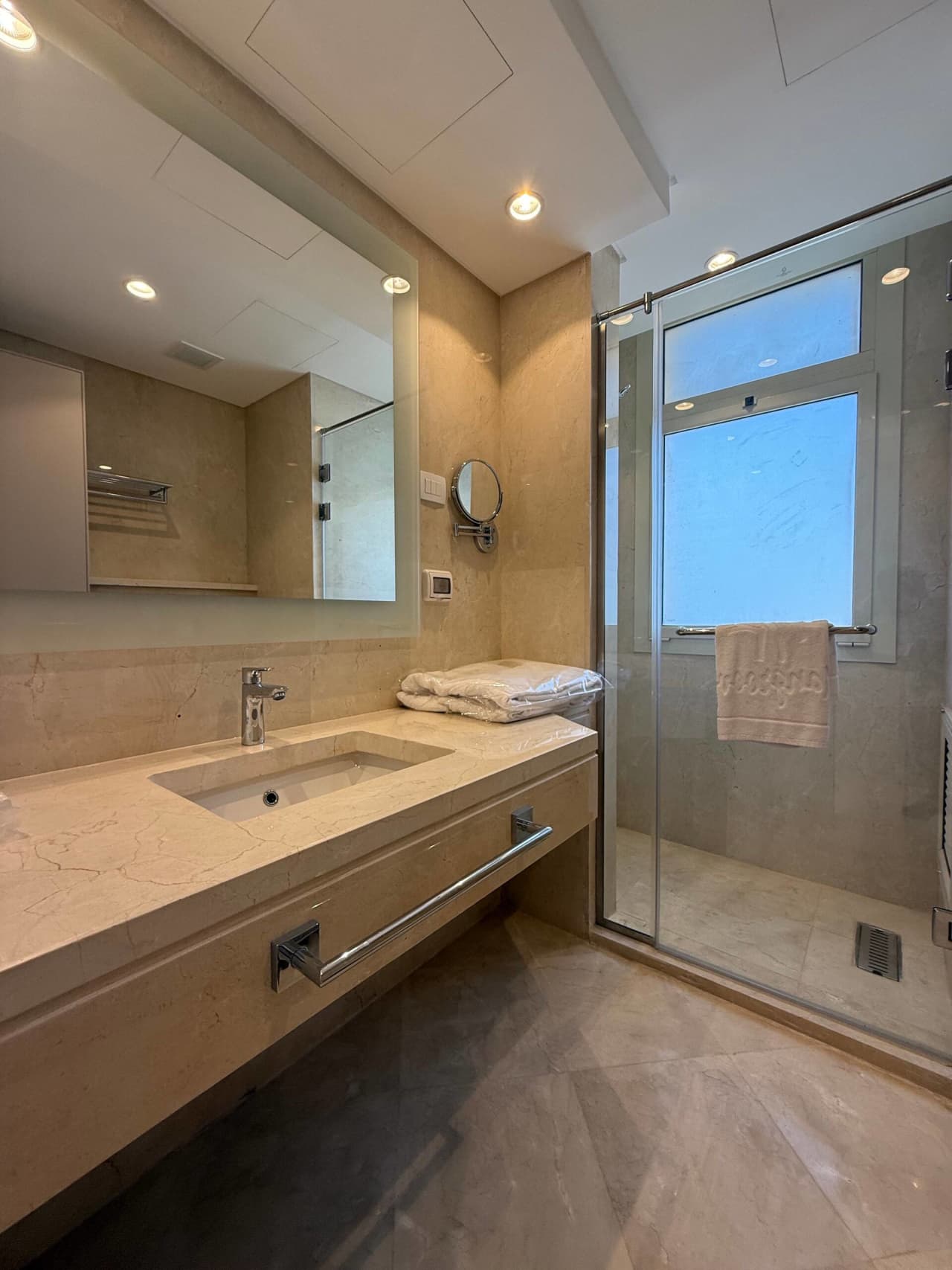Private 6 BR Villa with Jacuzzi — Hurghada