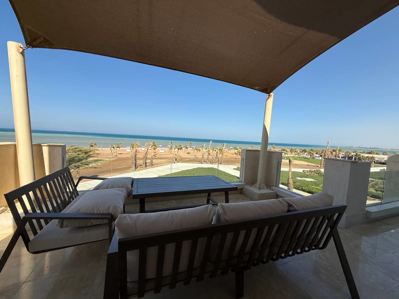 Private 6 BR Villa with Jacuzzi — Hurghada