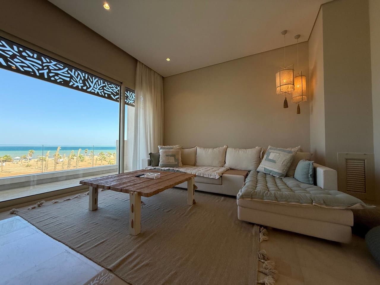 Private 6 BR Villa with Jacuzzi — Hurghada