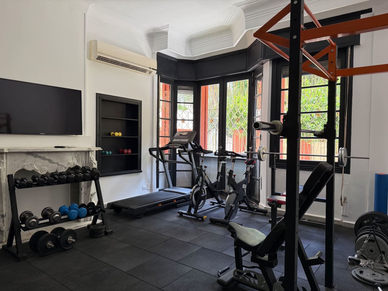 Calm Studio in Maadi with Gym & Terrace Access — Cairo