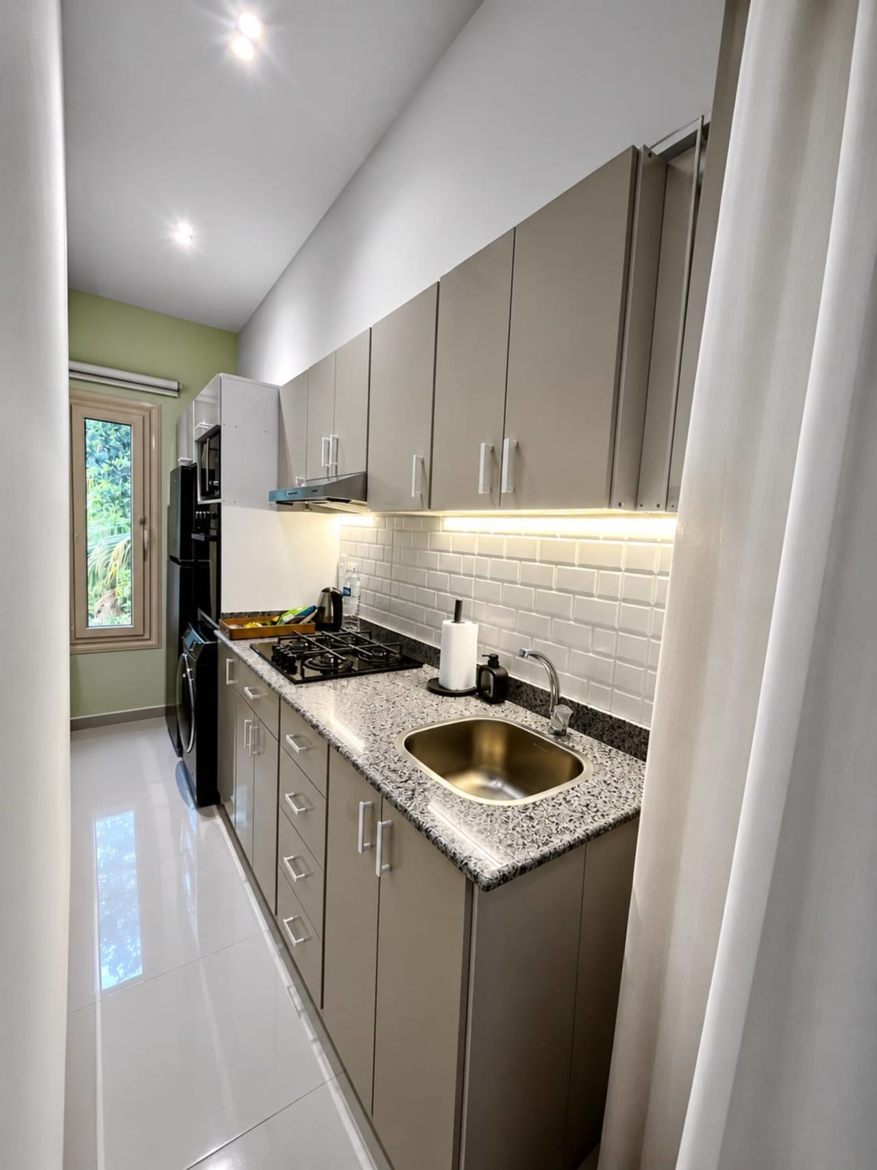 Calm Studio in Maadi with Gym & Terrace Access — Cairo