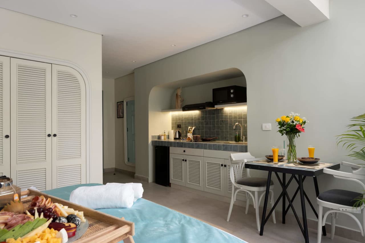 Stylish Escape in Maadi #105 Spacey Cairo — Cairo
