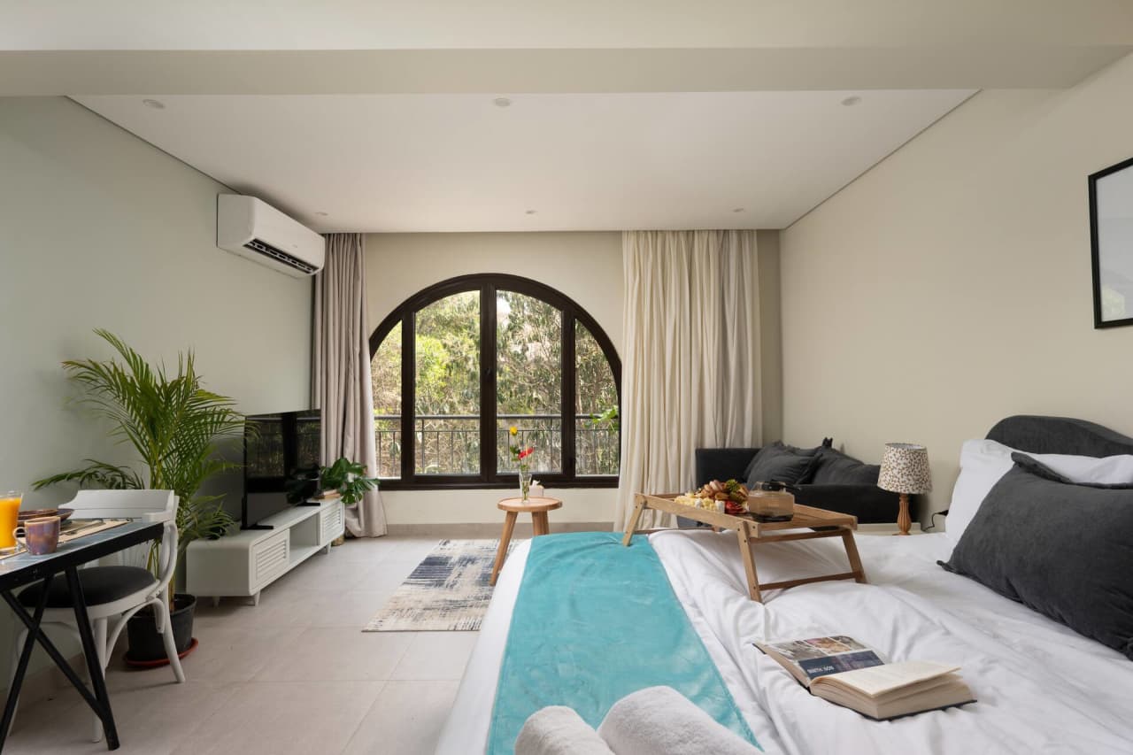 Stylish Escape in Maadi #105 Spacey Cairo — Cairo