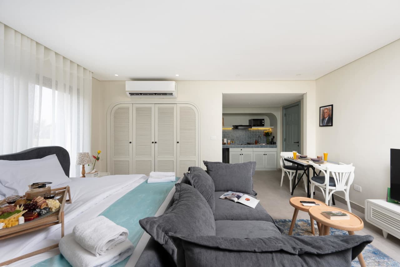 Golden Stay with Cinema Room #100 Maadi by Spacey — Cairo