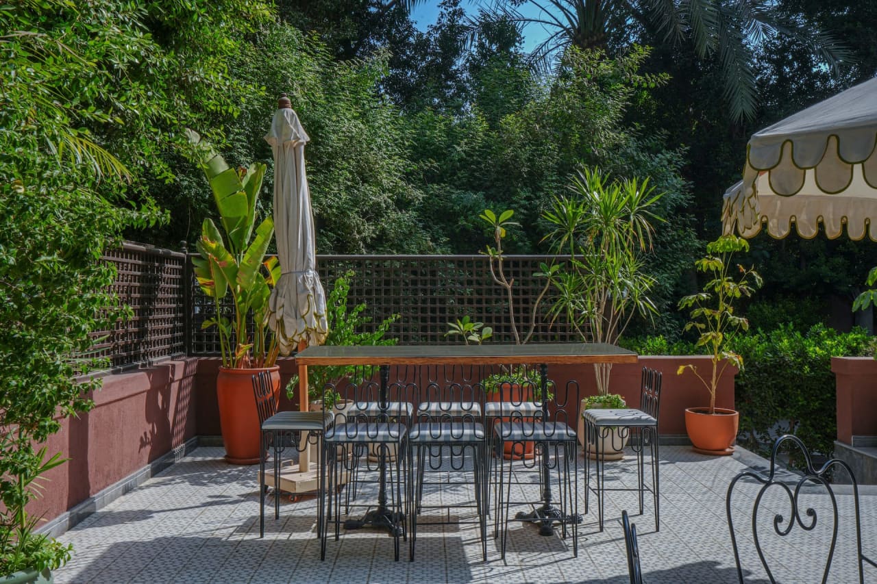 Homey 3BR Apartment with Terrace & Pool Access — Cairo