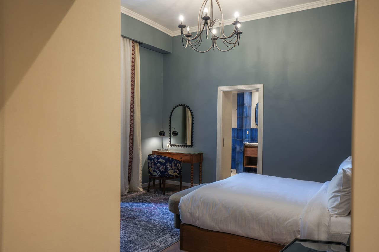 Homey 3BR Apartment with Terrace & Pool Access — Cairo