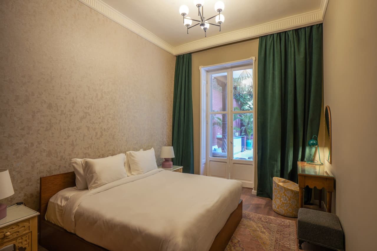 Homey 3BR Apartment with Terrace & Pool Access — Cairo