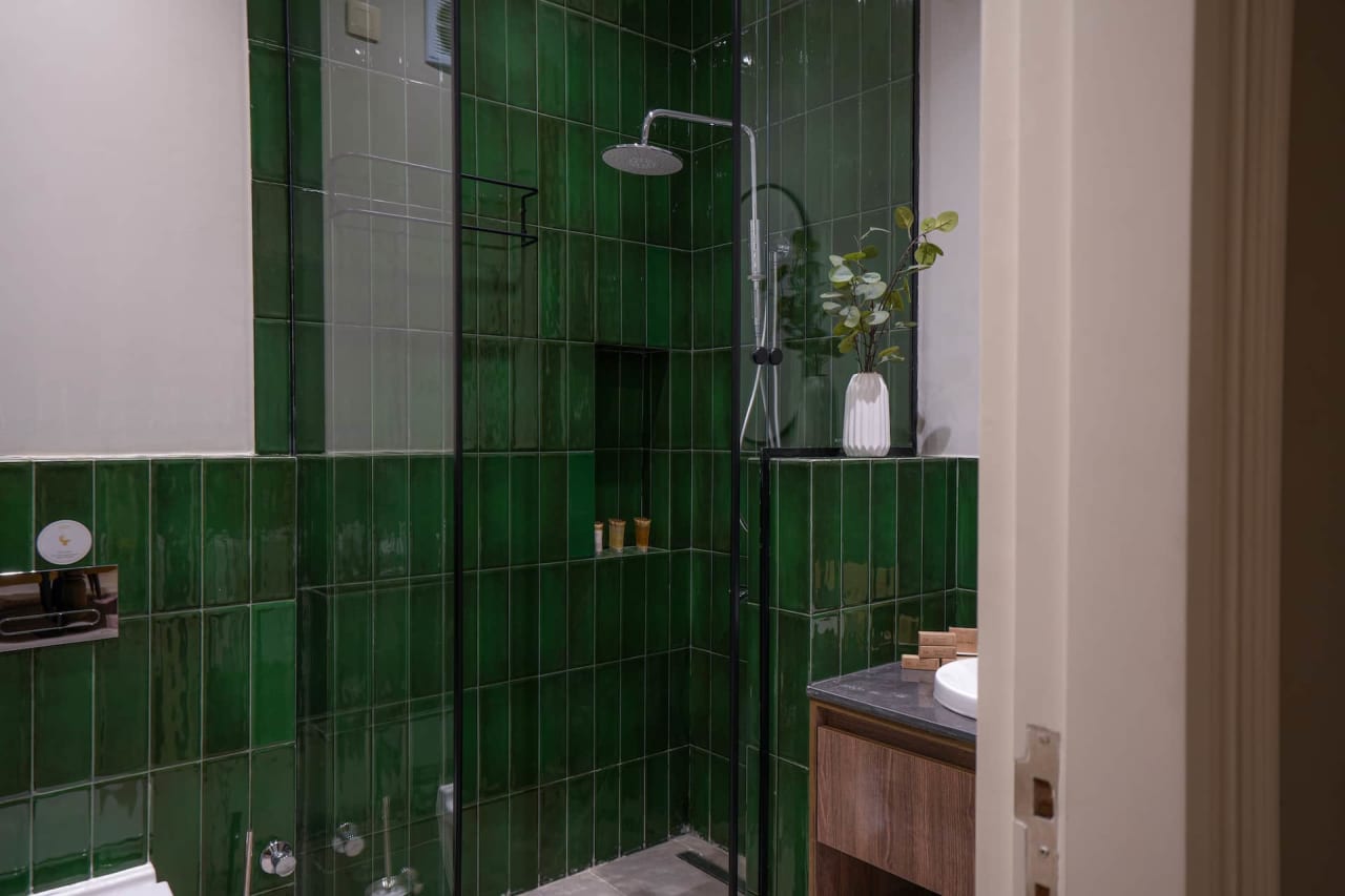 Homey 3BR Apartment with Terrace & Pool Access — Cairo