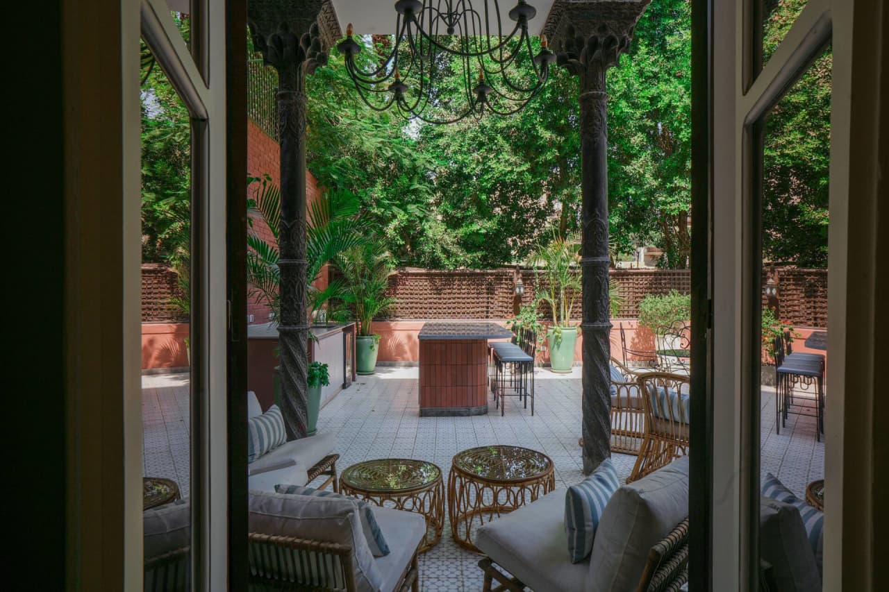 Homey 3BR Apartment with Terrace & Pool Access — Cairo