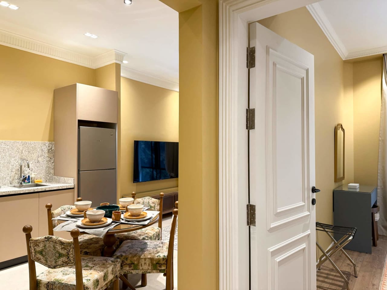 Homey 1BR Apartment in Maadi with Pool View — Cairo