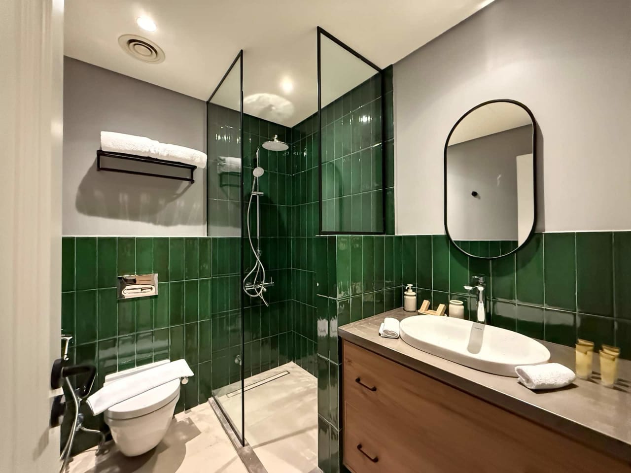 Homey 1BR Apartment in Maadi with Pool View — Cairo