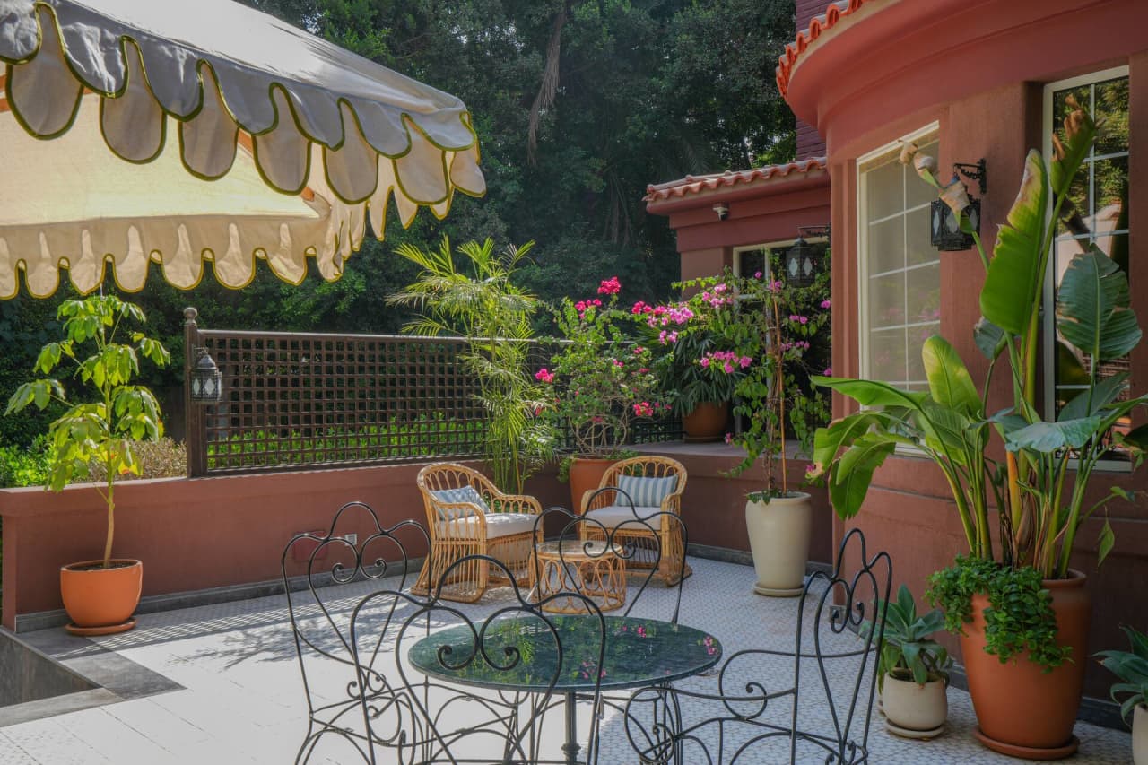 Homey 2BR Apartment in Maadi Terrace & Pool Access — Cairo