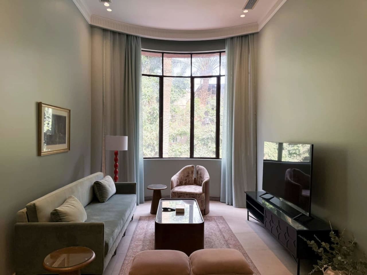 Homey 2BR Apartment in Maadi Pool & Garden View — Cairo