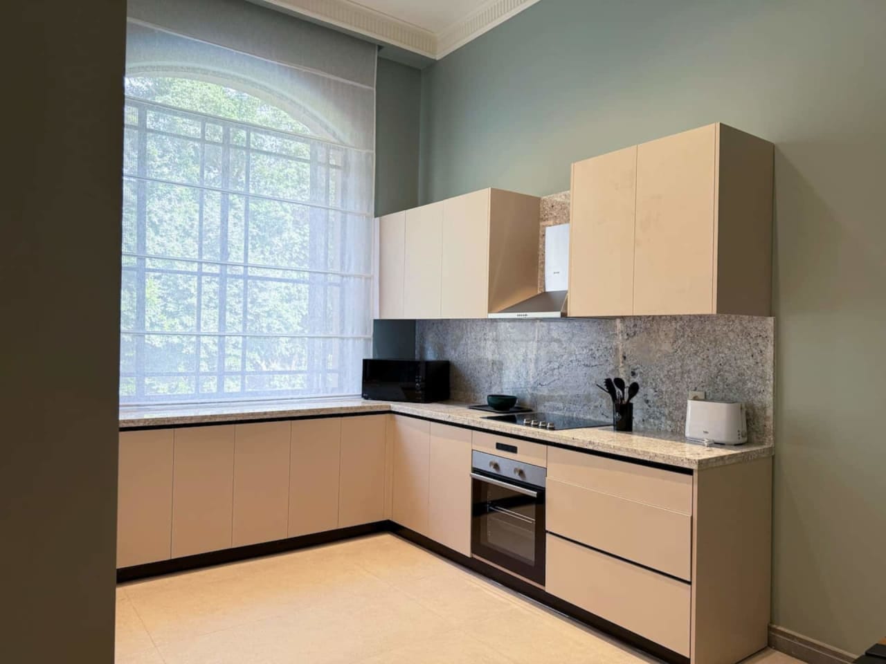 Homey 2BR Apartment in Maadi Pool & Garden View — Cairo